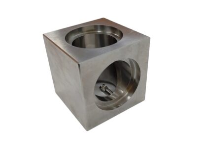 加工事例：マニホールドブロック（インコロイ800H）